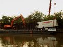 LKW faehrt in den Rhein Langel Hitdorf Faehre P452